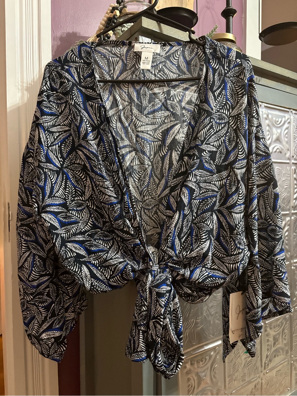 NWT-Japna Black White and Blue Leaf Pattern Wrap